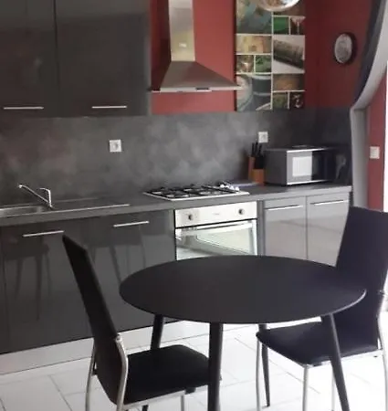 Apartment Meuble 27m2 - Entree Privee
